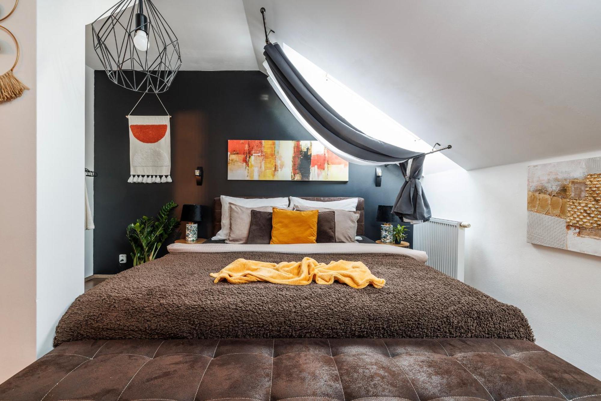 Spacious Flat & Parking Possibility, 3 Stops To Wenceslav Square Prag Eksteriør billede