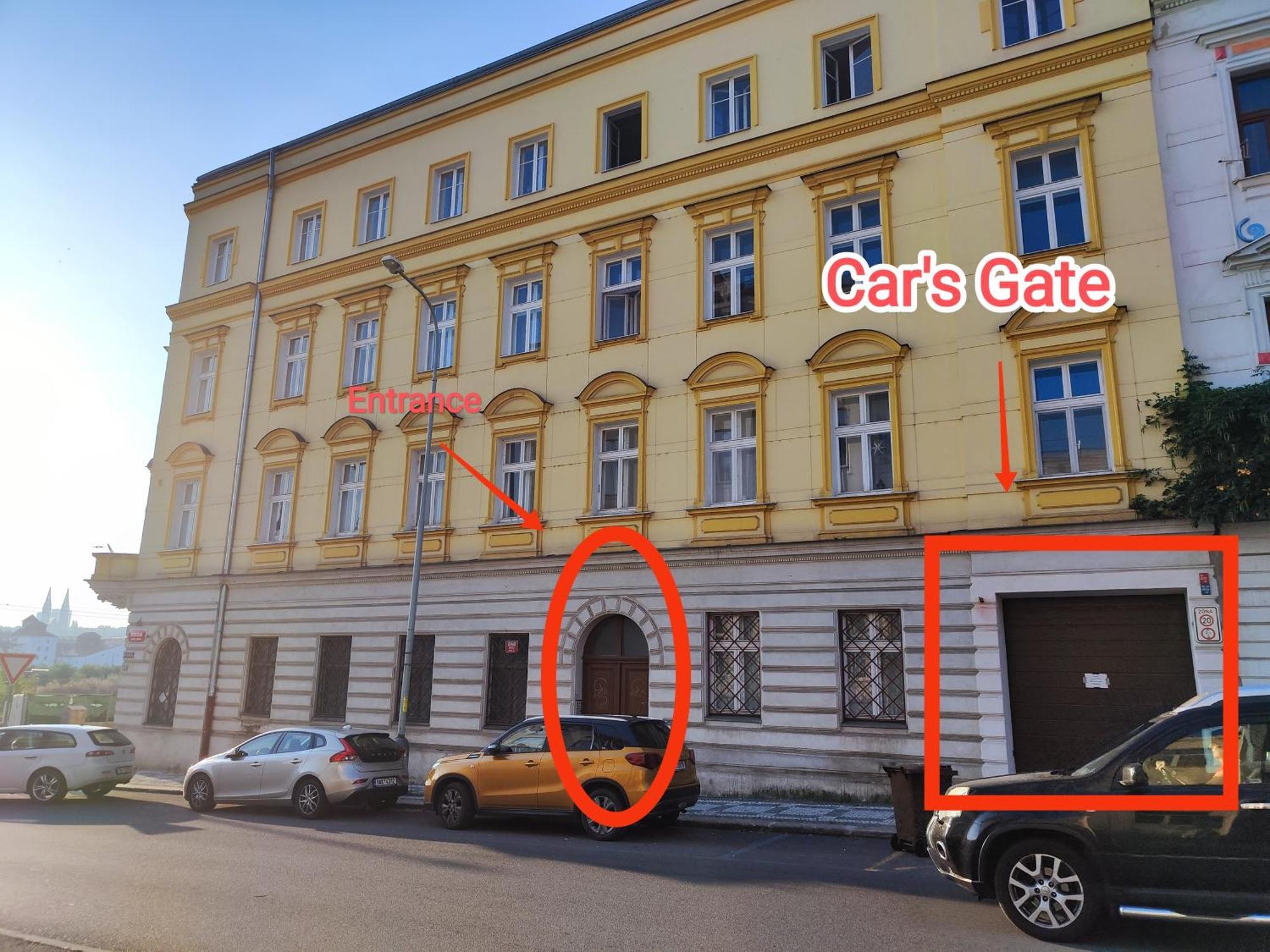 Spacious Flat & Parking Possibility, 3 Stops To Wenceslav Square Prag Eksteriør billede